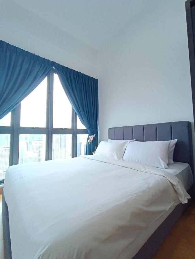 Lx 39A Balcony Klcc View 1 Bedroom Infinity Pool クアラルンプール エクステリア 写真
