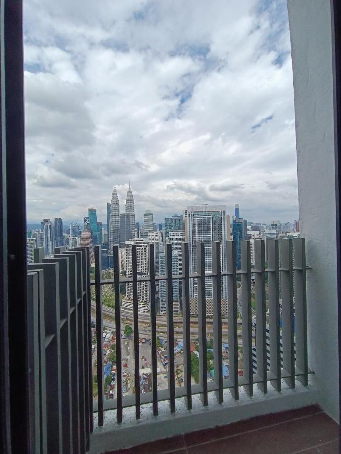 Lx 39A Balcony Klcc View 1 Bedroom Infinity Pool クアラルンプール エクステリア 写真