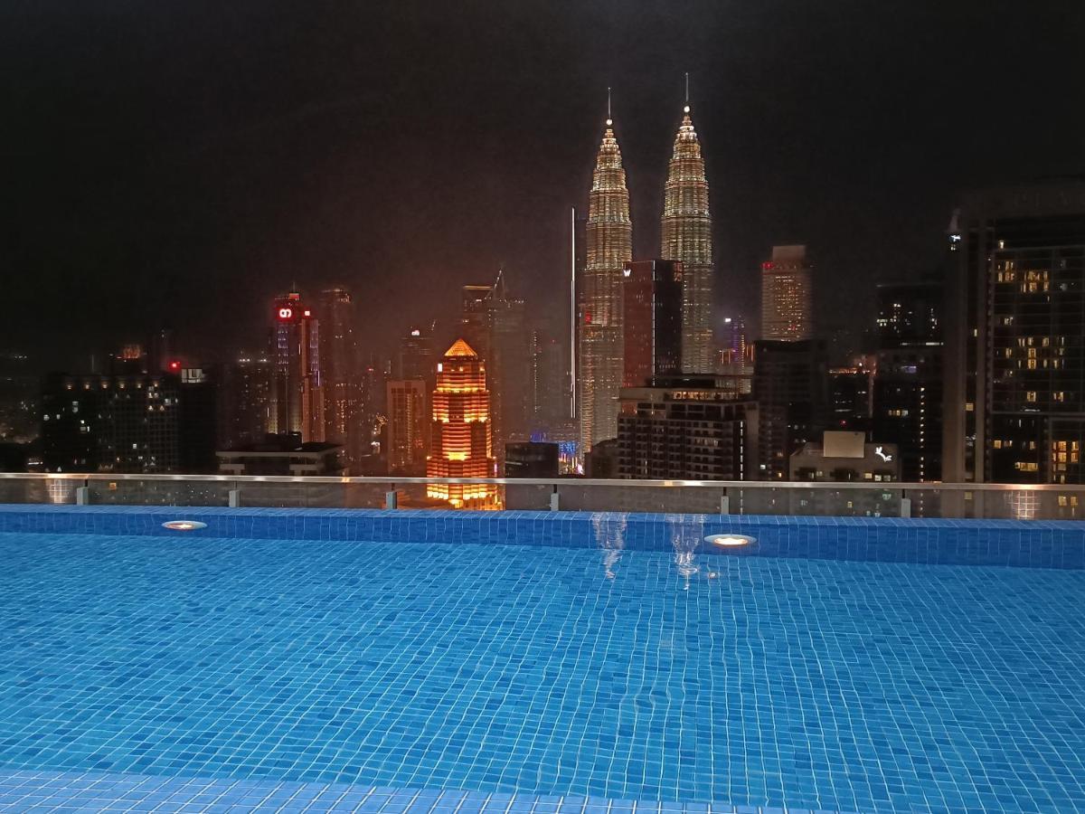 Lx 39A Balcony Klcc View 1 Bedroom Infinity Pool クアラルンプール エクステリア 写真