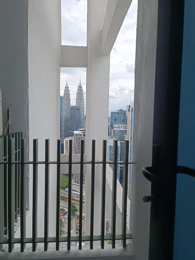 Lx 39A Balcony Klcc View 1 Bedroom Infinity Pool クアラルンプール エクステリア 写真