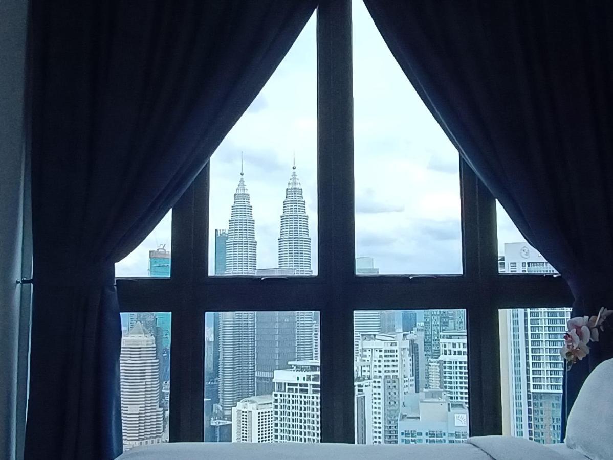 Lx 39A Balcony Klcc View 1 Bedroom Infinity Pool クアラルンプール エクステリア 写真