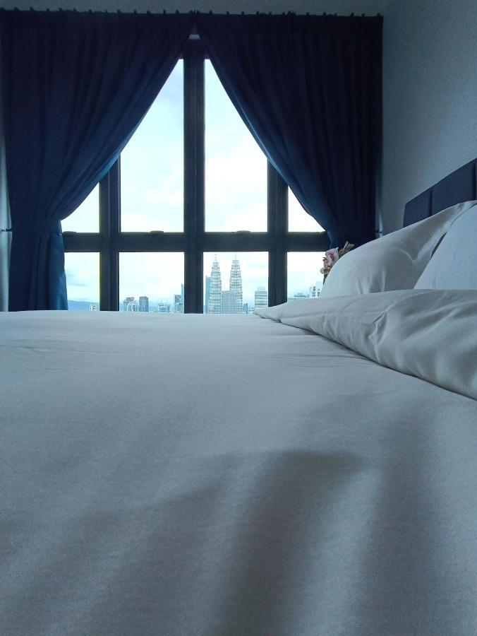Lx 39A Balcony Klcc View 1 Bedroom Infinity Pool クアラルンプール エクステリア 写真
