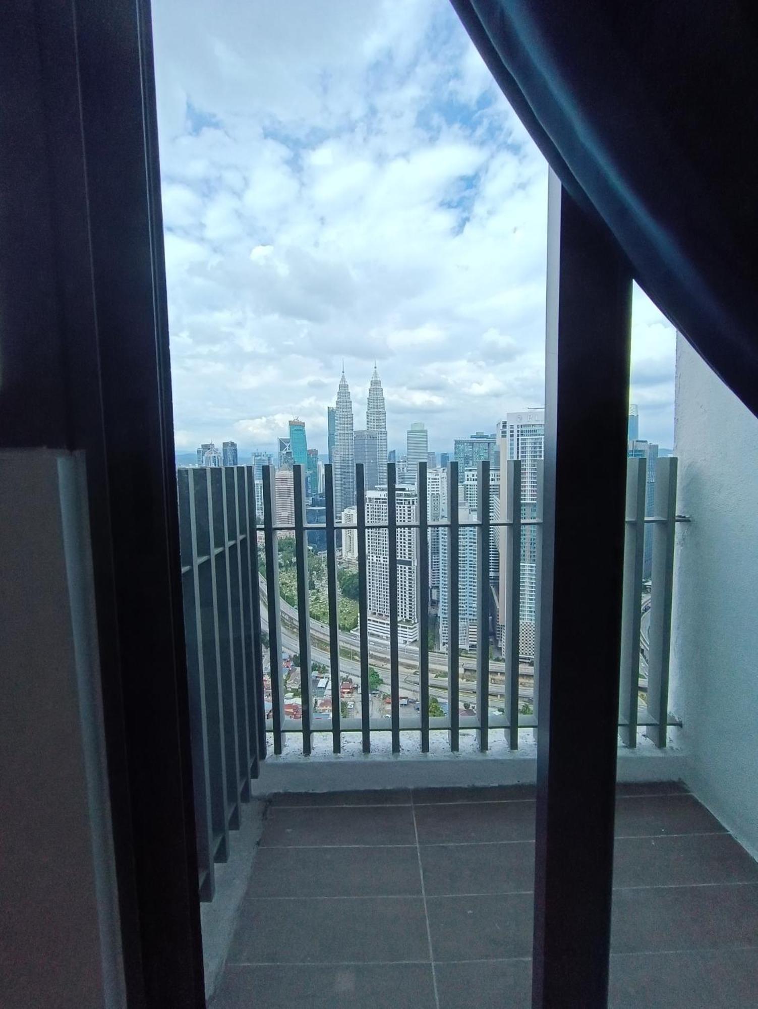 Lx 39A Balcony Klcc View 1 Bedroom Infinity Pool クアラルンプール エクステリア 写真