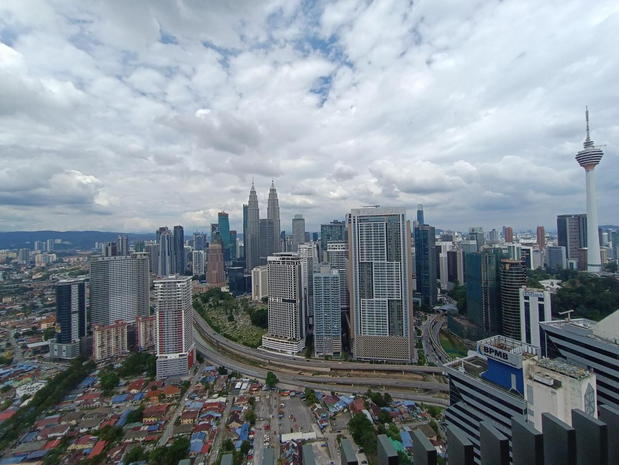 Lx 39A Balcony Klcc View 1 Bedroom Infinity Pool クアラルンプール エクステリア 写真